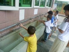 2012���ݶ�ͯӪ����7��17��������һ�̵���ζ��