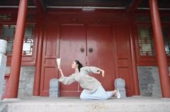 Ѱһ������̾��֮�¶�Ϊ������һ�١�ӪԱ�ĵ�ƪ